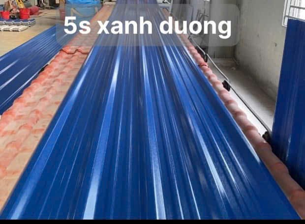 Tôn nhựa màu đỏ